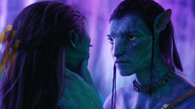 Jake stares at Neytiri