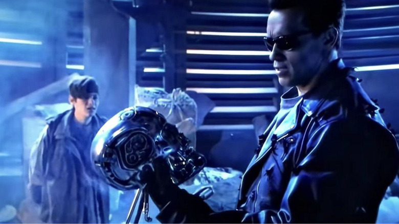 Terminator and John reactifies Hamlet in T2 3D: Battle over time