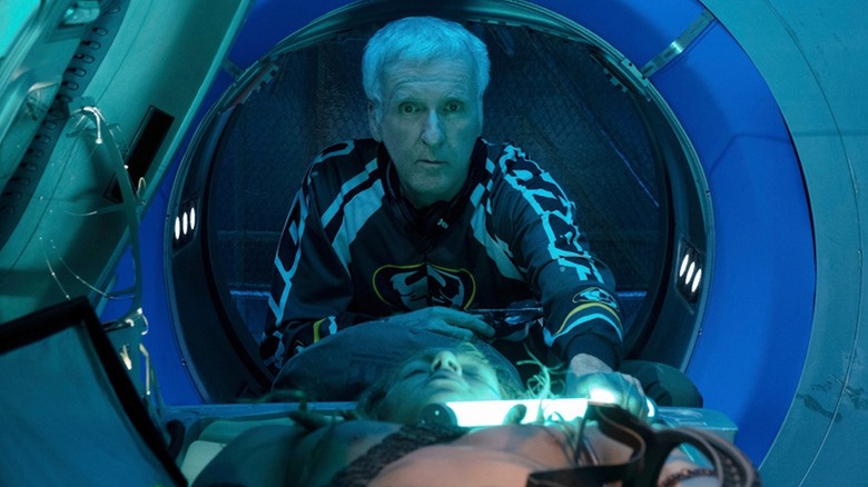James Cameron directs on the set of Avatar