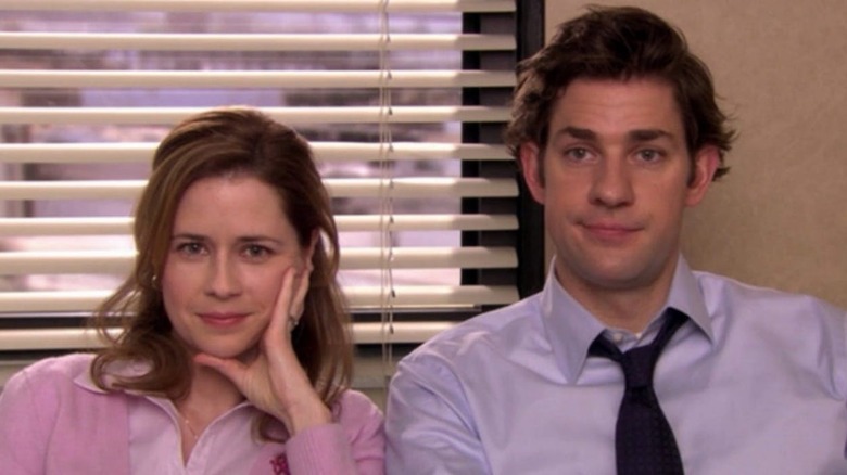 Jenna Fischer and John Krasinksi in The Office