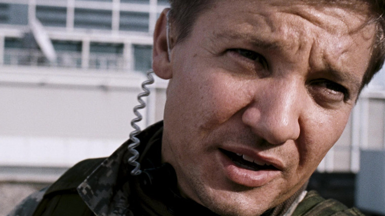 Jeremy Renner's Doyle is seen in closeup in 28 Weeks Later