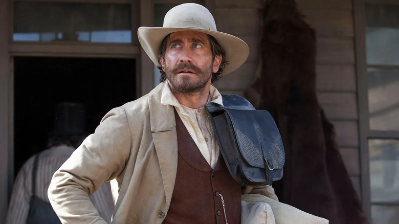 John Morris parece aburrido en The Sisters Brothers