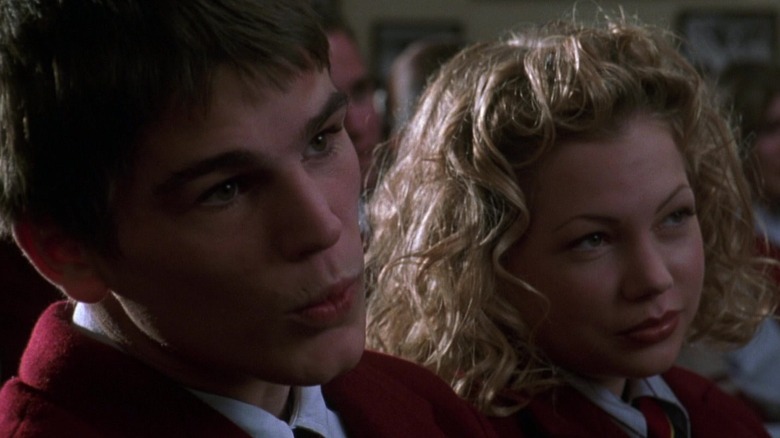 John and Molly sitting in a pew in Halloween H20: 20 Years Later