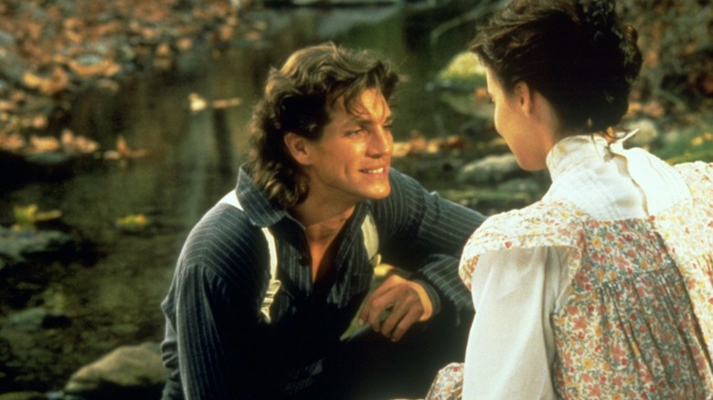 Marco (Eric Roberts) fala de Mary (Julia Roberts) em Blood Red