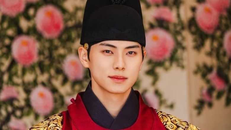 Yi Heon (Lee Chae-min) in Bon Appétit, Your Majesty