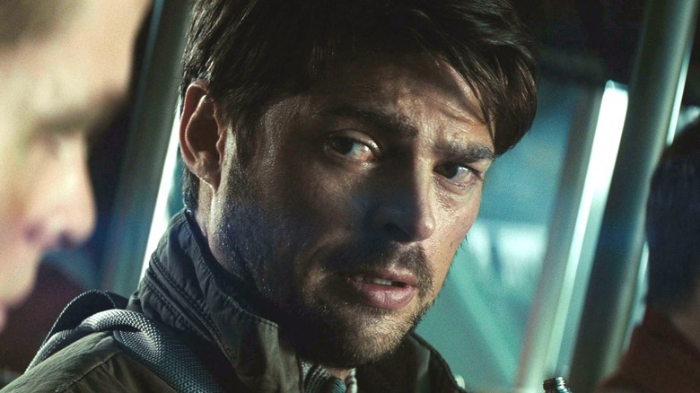 Dr McCoy, grisonnant, dans le film Star Trek de 2009