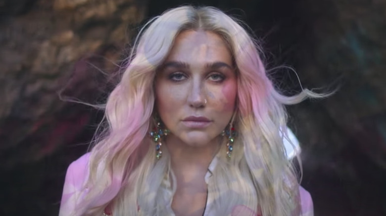 Kesha in Kesha: Rainbow