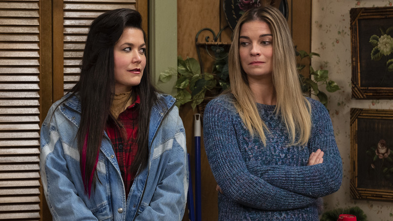 Mary Hollis Inboden and Annie Murphy as Patty and Allison in Kevin Can F*** Himself