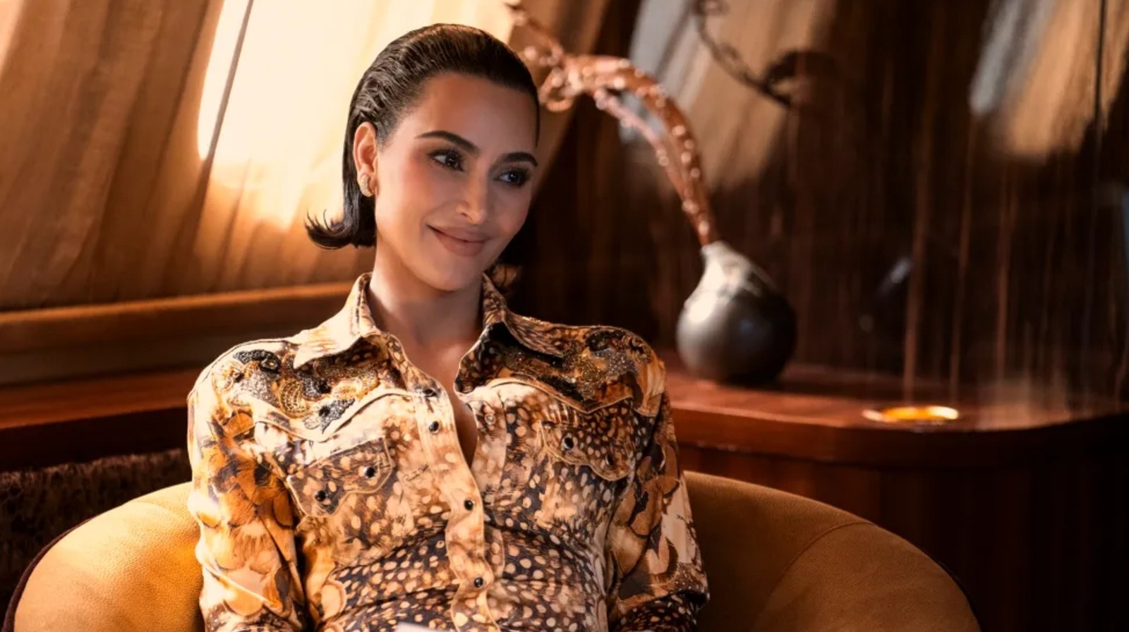 కిమ్ కర్దాషియాన్ ఒక భయంకరమైన నటి మరియు మానవత్వం యొక్క మంచి కోసం ఆమె ప్రయత్నాన్ని విడిచిపెట్టాలి