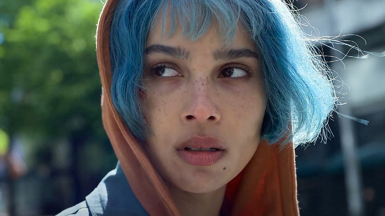 Zoe Kravitz with blue hair in KIMI