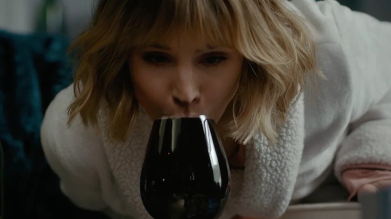 Kristen Bell big wine glass