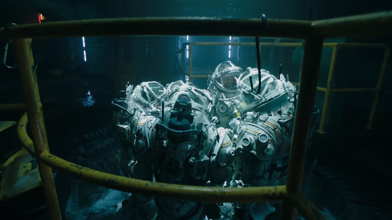 The divers in Underwater
