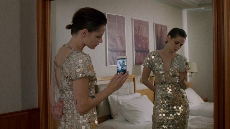 Kristen Stewart takes a selfie in Personal Shopper
