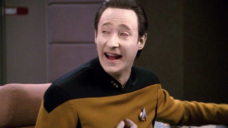 स्टार ट्रेक: द नेक्स्ट जनरेशनवर हसणारा डेटा