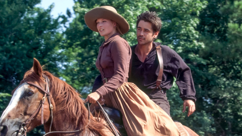 Ali Larter's Zee Mimms rides a horse with Colin Farrell's Jesse James in American Outlaws