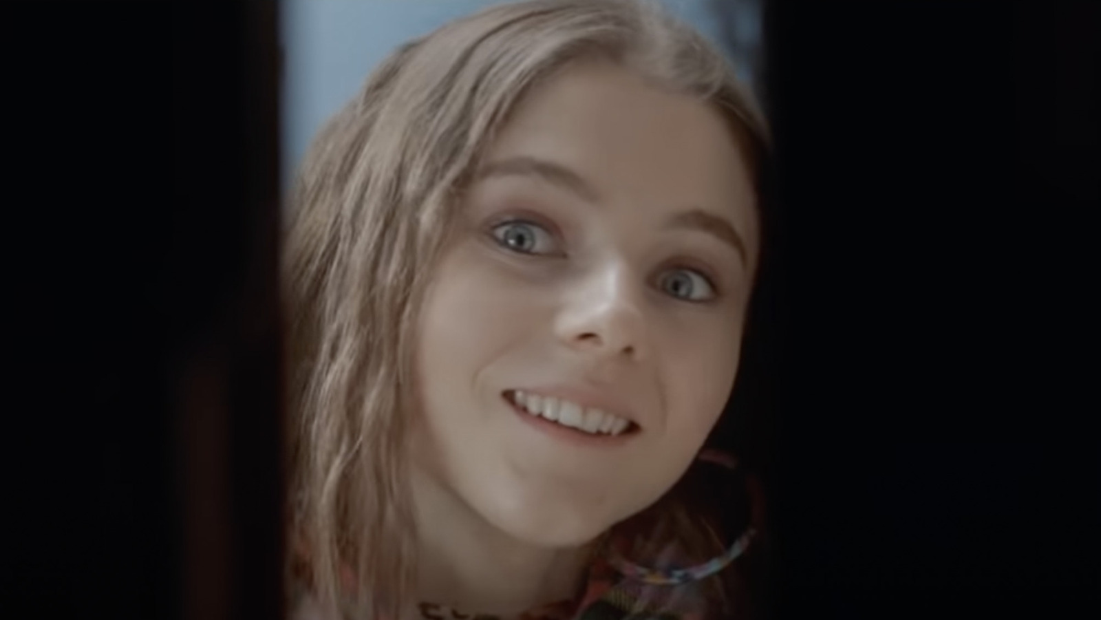 Last Night In Soho Clip: Thomasin McKenzie Gets An Old-Fashioned Apartment
