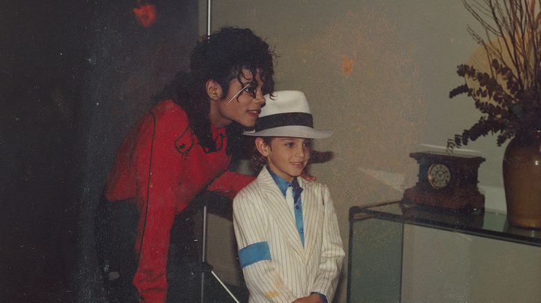leaving neverland early buzz