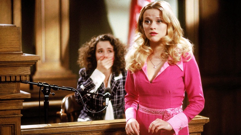 Linda Cardellini and Reese Witherspoon in Legally Blonde