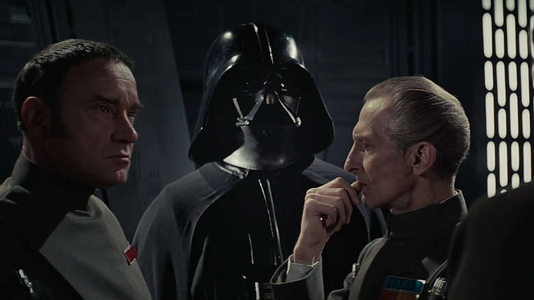 డార్త్ వాడెర్, గ్రాండ్ మోఫ్ టార్కిన్ మరియు మరొక సామ్రాజ్యం స్టార్ వార్స్‌లో విజయం సాధించింది