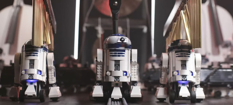 LEGO Droids Play the Star Wars Theme