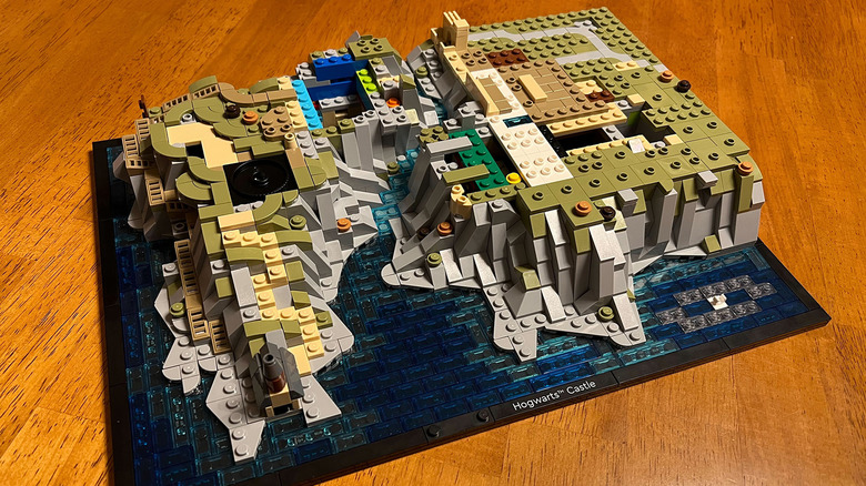 LEGO Harry Potter Hogwarts Castle and Grounds
