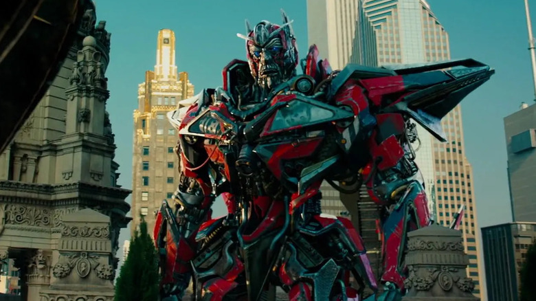 Sentinel Prime standing in a city in Transformers: Dark of the Moon
