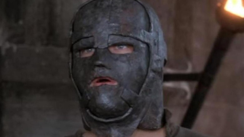 Leonardo DiCaprio est emprisonné dans le rôle de Philippe Bourbon dans L'Homme au masque de fer