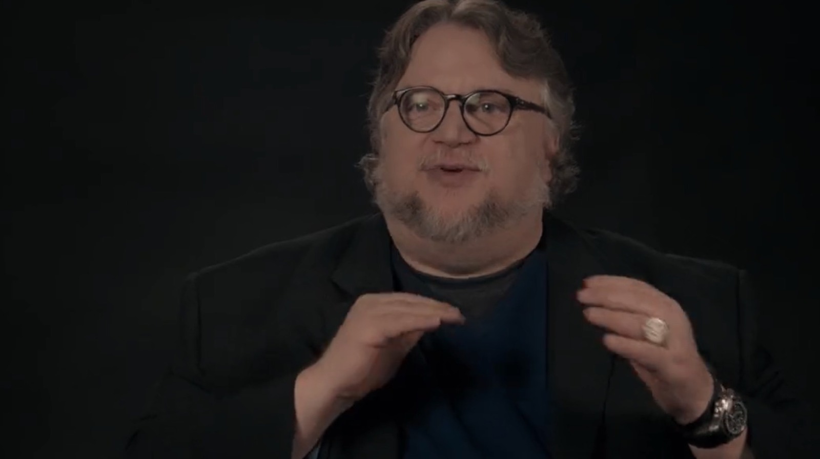 #Let Guillermo Del Toro Take You Behind The Scenes Of Nightmare Alley In This Video