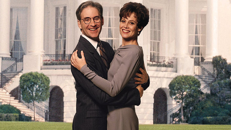 Kevin Kline and Sigourney Weaver on the Dave poster