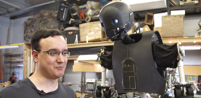Rogue One - Life-Size K-2SO Puppet