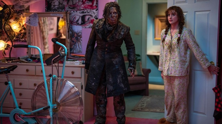 Cole Sprouse and Kathryn Newton in Lisa Frankenstein
