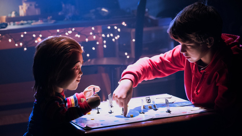 Child's Play 2019 chucky playing game