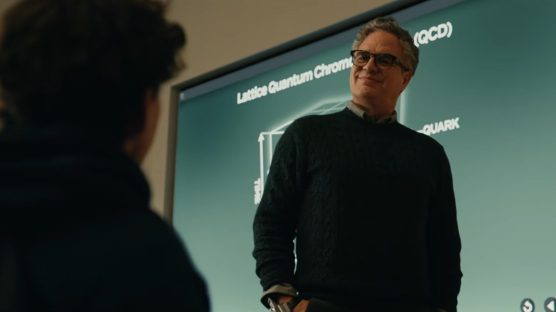 స్పైడర్ మాన్: బ్రాండ్ న్యూ డేలో బ్రూస్ బ్యానర్‌గా మార్క్ రుఫెలో సరసన పీటర్ పార్కర్‌గా టామ్ హాలండ్ కూర్చున్నాడు