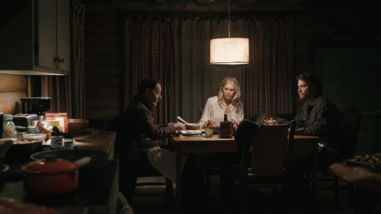 Chris Mulkey's Tom Weaver, Ellyn Jameson's Dolly Weaver, and Luke Grimes' Kayce Dutton sit around a dinner table in Marshals