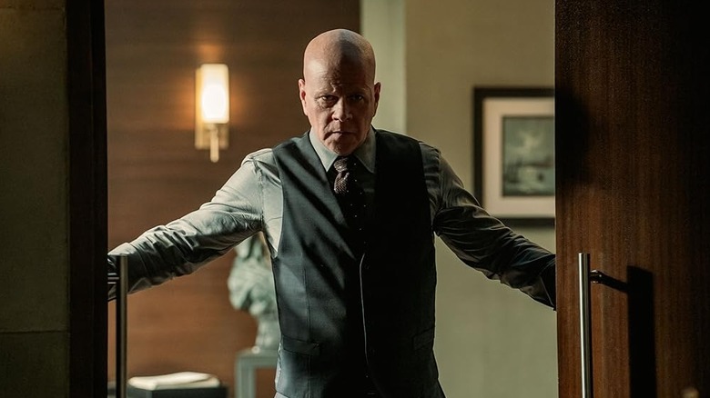 சூப்பர்மேன் & லோயிஸில் சில கதவுகளைத் திறக்கும் லெக்ஸ் லூதராக மைக்கேல் கட்லிட்ஸ்