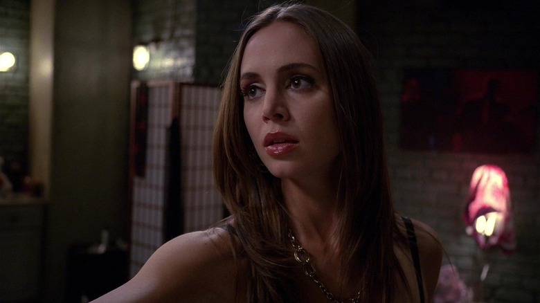 Eliza Dushku as Echo looking alert in Dollhouse