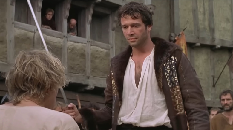 James Purefoy as Colville getting ready to knight Heath Ledger as William in A Knight's Tale