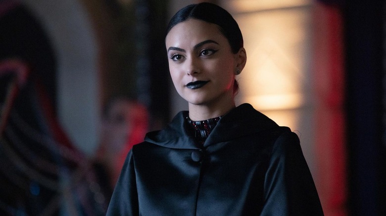 Veronica wearing a black cloak on Riverdale