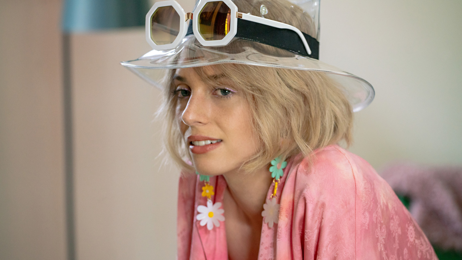 Maya Hawke's Stranger Things Schedule Threw A Wrench Into The Filming