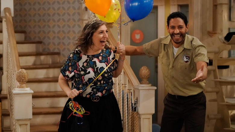 mayim bialik christopher rivas call me kat
