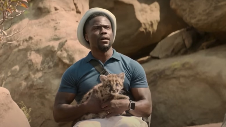 Kevin Hart in Me Time (and his little buddy)