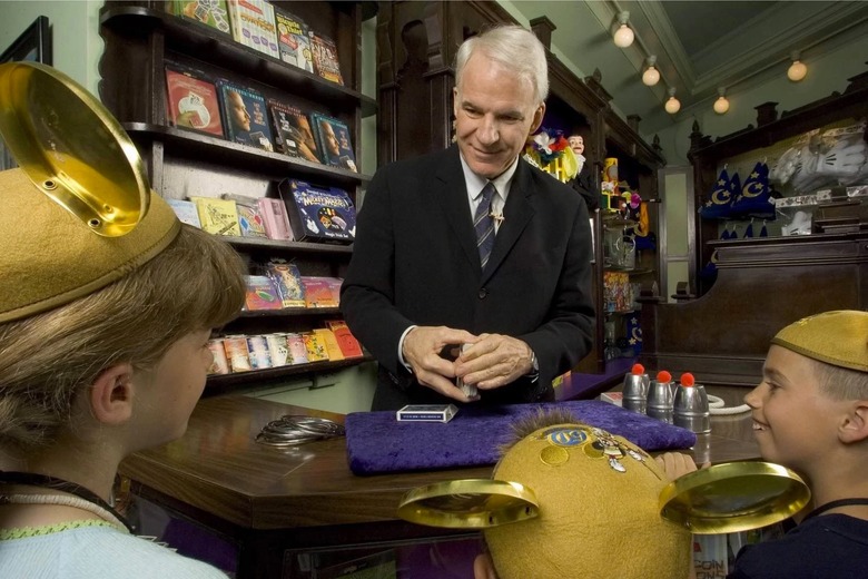 Steve Martin performs magic