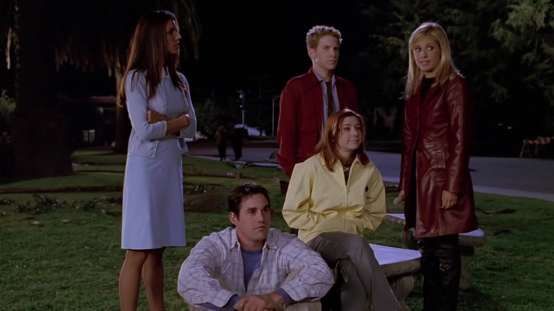 Charisma Carpenter, Nicholas Brendon, Alyson Hannigan, Seth Green, and Sarah Michelle Gellar in Buffy the Vampire Slayer
