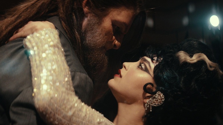 Tommy Dewey's monster and Laura Franco de Melissa Barrera dancing in your monster