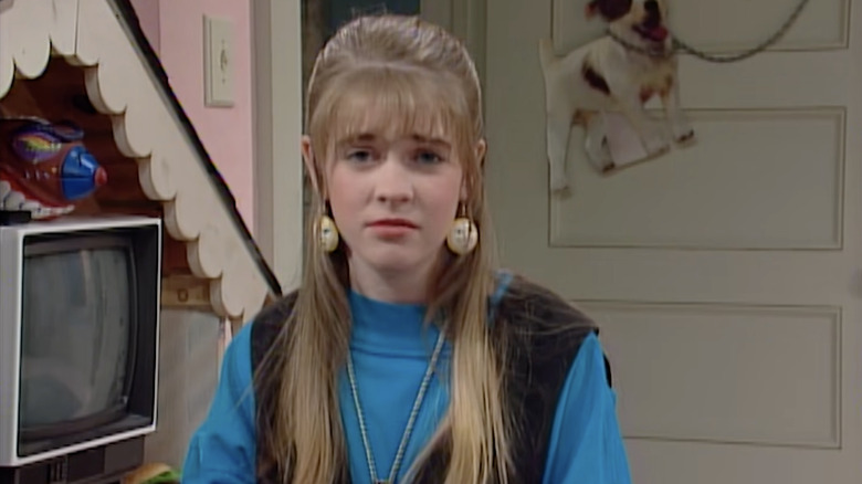 Melissa Joan Hart as Clarissa looking sadly at the camera in Clarissa Explains It All