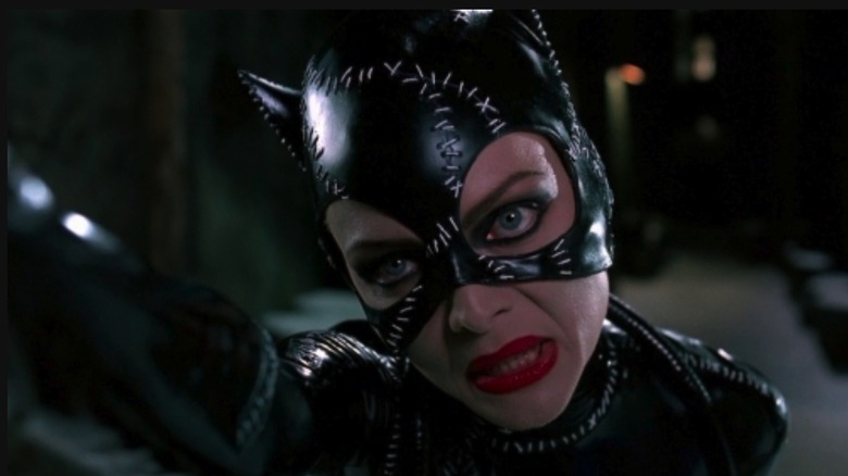 Catwoman e la frusta, www.gliamicidicinefacts.it Per il ruolo di Catwoman  in Batman - Il Ritorno Michelle Pfeiffer non solo si allenò 2 ore al giorno  per 6 mesi nella
