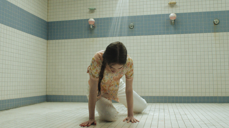 Carrie, defeated in the school showers in Carrie (2026)