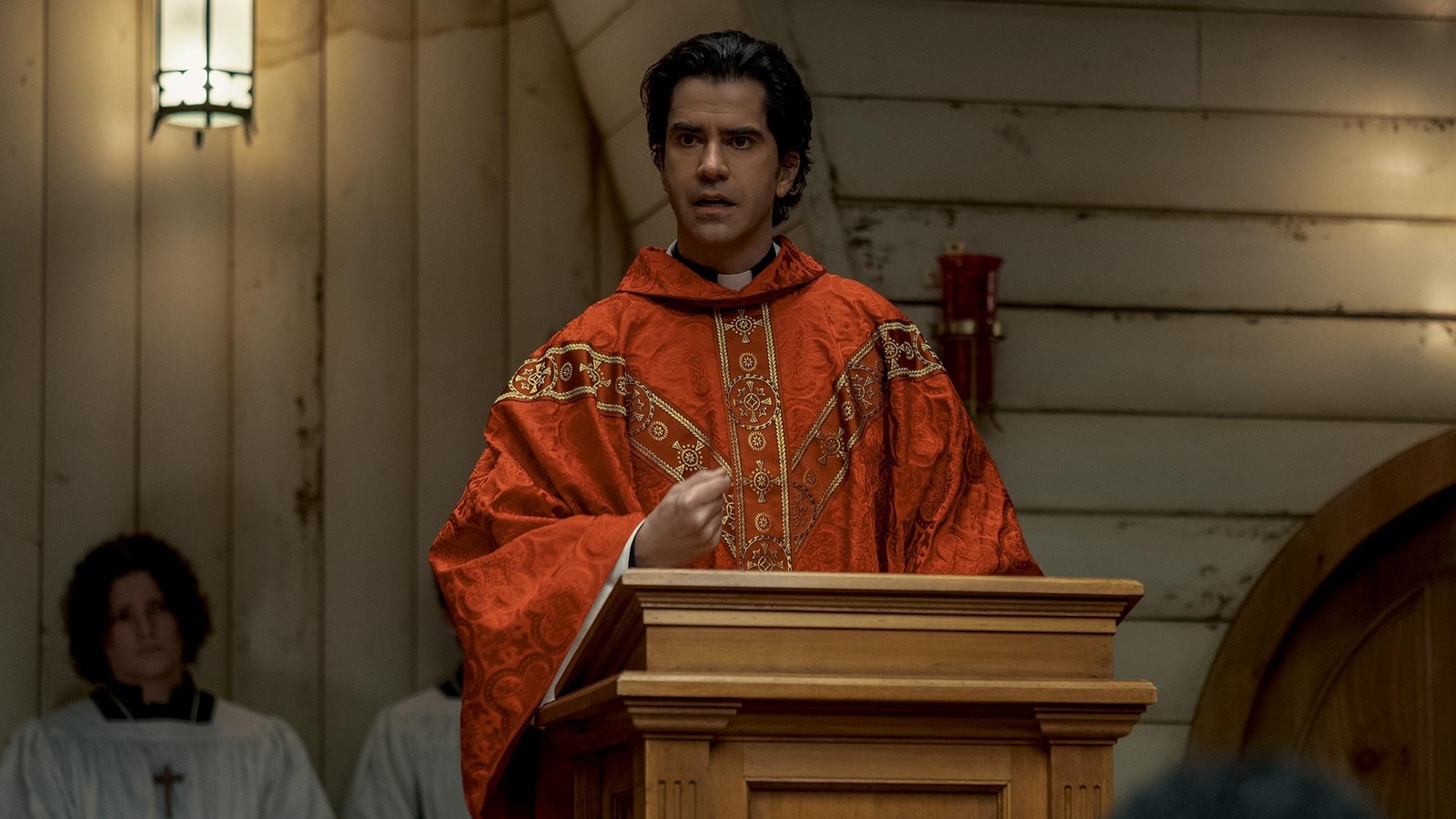 Mike Flanagan Thinks Netflix Should Release More Of Their Work On
