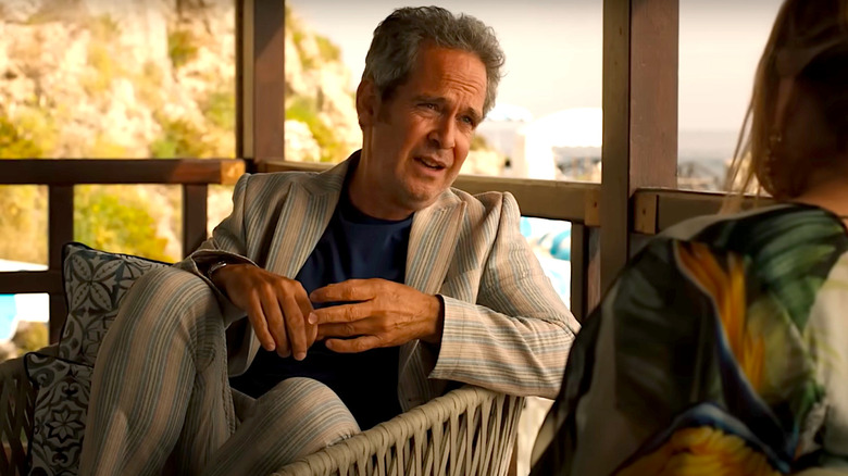 Tom Hollander talks to Jennifer Coolidge in season 2 of The White Lotus
