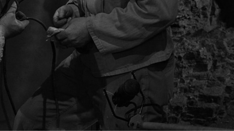 James Whitmore as Captain Benteen and Paul Langton as George Morris